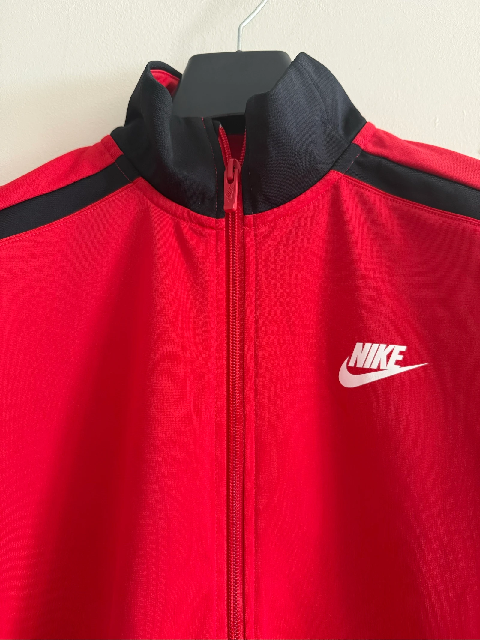 Veste de Esporte Nike Infantil XL 158-170 cm / 13-15 anos Vermelho e Preto – Muito Bom Estado – photo 4